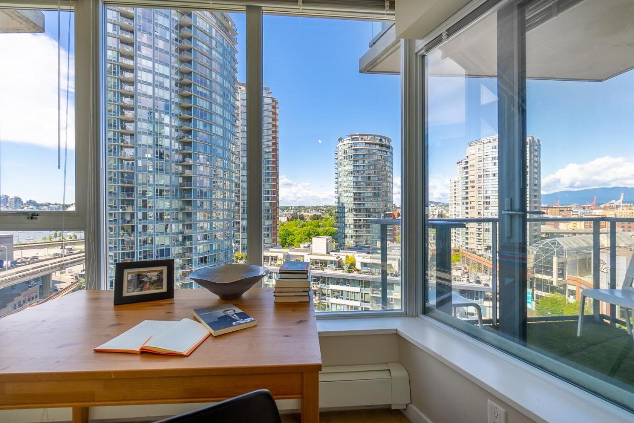 Stunning 2 Bedroom Condo With Downtown Views!!! Ванкувър Екстериор снимка