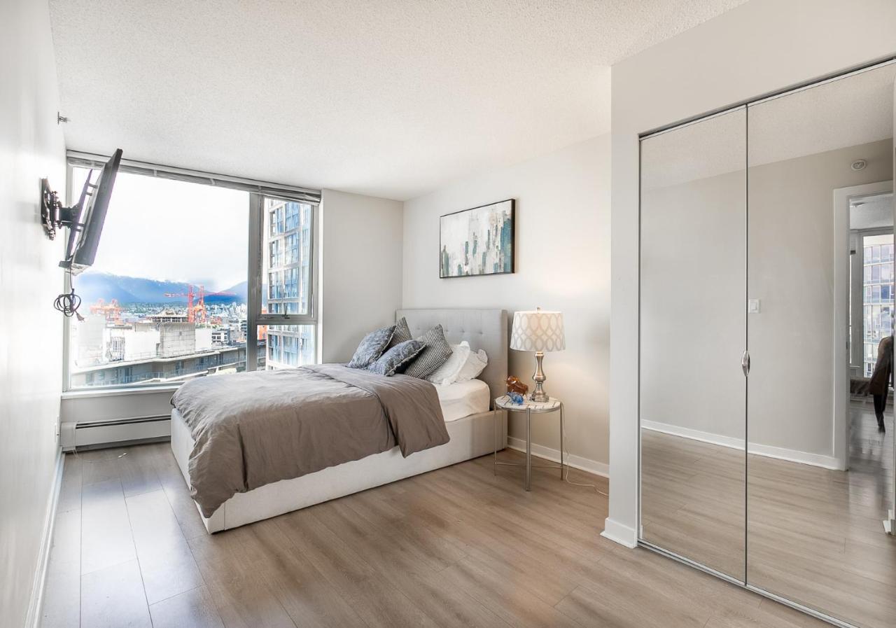 Stunning 2 Bedroom Condo With Downtown Views!!! Ванкувър Екстериор снимка